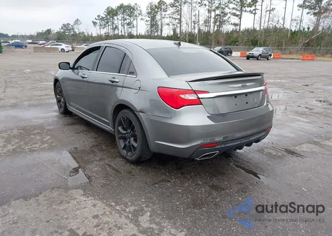 2013 Chrysler 200 Limited z USA, uszkodzony, nr VIN 1C3CCBCG7DN719655